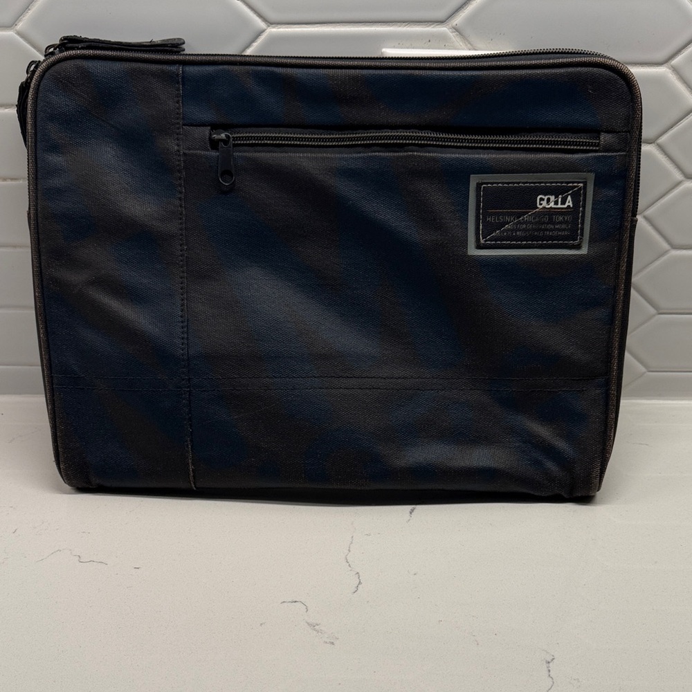Golla Black (with Blue) Laptop Sleeve with Front Zip Pocket